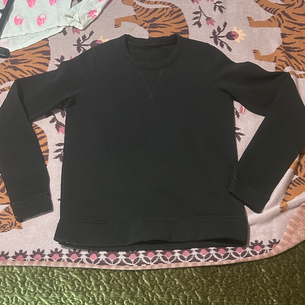 LULULEMON sweatshirt
